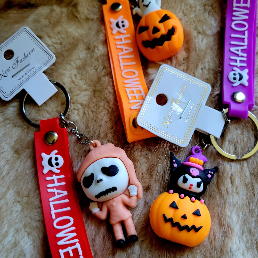 Cute Character Keychains Set - Picture 3 of 3